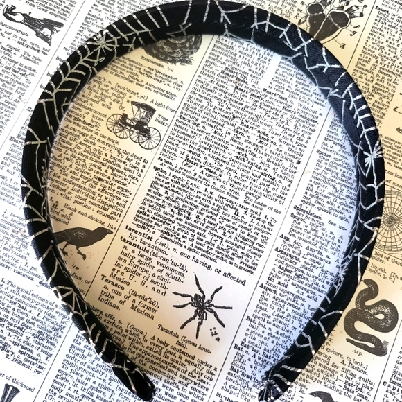 Spider Web Headband - Picture 2 of 3